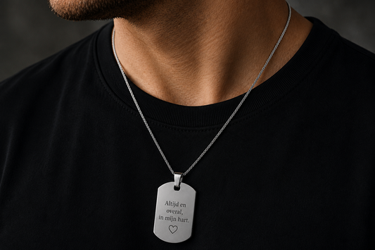 Dog tag hanger RVS zilver groot detail