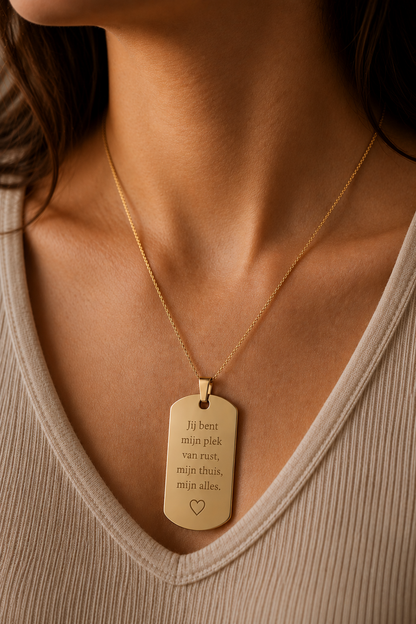 Voorbeeld gravure op dog tag hanger zwart groot